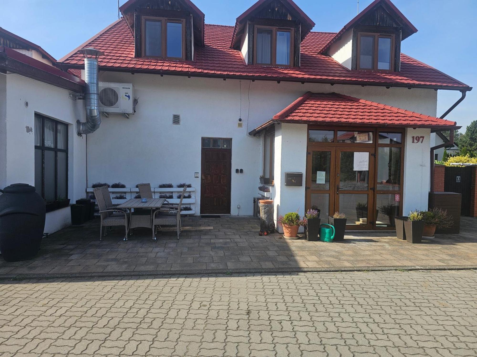 Heven Hotel Ostrowiec  Exterior photo